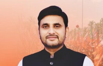 बीजेपी के वरिष्ठ नेता नीरज सिंह ने उत्तर प्रदेश के पूर्व मुख्यमंत्री श्रद्धेय कल्याण सिंह जी की जयंती पर पुष्पांजलि अर्पित की।