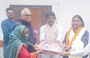 भारतीय जन क्रांति परिषद आस्था भारत ने जरूरतमंदों को किया कंबल, साड़ी और राशन का वितरण